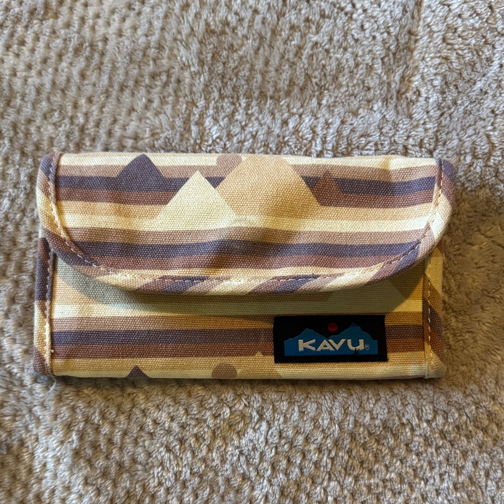 Kavu Geometric Tan and Brown Wallet